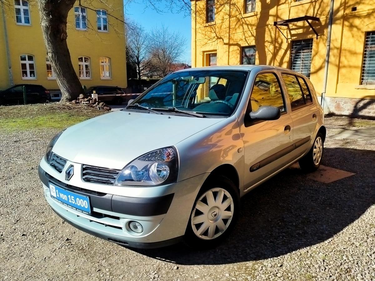 Renault Clio 1.2 16V Emotion 